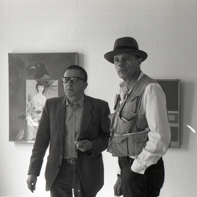 Joseph Beuys, artysta i Ryszard Stanisławski, dyrektor Muzeum Sztuki w Łodzi, fot. Archiwum Muzeum Sztuki w Łodzi