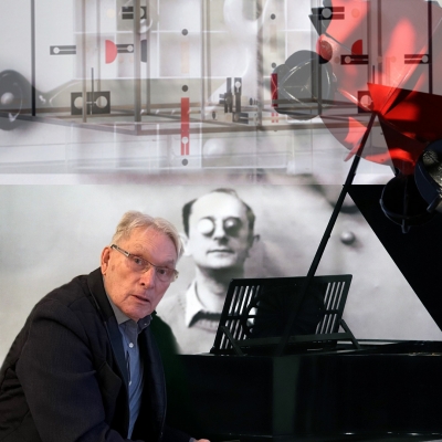Zygmunt Krauze podczas wizyty na wystawie 
