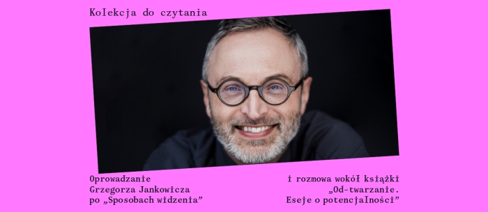 Zdjęcie przedstawia uśmiechniętego mężczyznę w okrągłych, ciemnych okularach i czarnej koszuli na czarnym tle. Fotografia jest lekko przechylona i umieszczona na jaskraworóżowym obramowaniu z napisem „Kolekcja do czytania” w górnym rogu.
