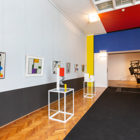 The Neoplastic Room, part of the Exhibition "War Against Homes. The Neoplastic Room in Solidarity with Ukraine", photography: P. Tomczyk