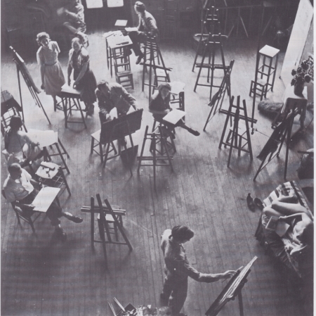 Zdjęcie z pracowni Fernanda Légera w Académie Moderne (104 Boulevard de Clichy, Paryż), u góry po lewej: Nadia Léger wraz z córką Wandą, ok. 1952 / © Estate of Nadia Léger, Francja