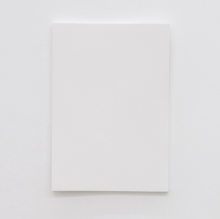 Cécile Dupaquier, Obraz (biało-biały 43 x 30) no5, 2016, sklejka, farba krzemianowa, dzięki uprzejmości artystki