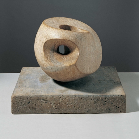Barbara Hepworth, "Ewolwenta II", 1946, The Pier Arts Centre, Orkney