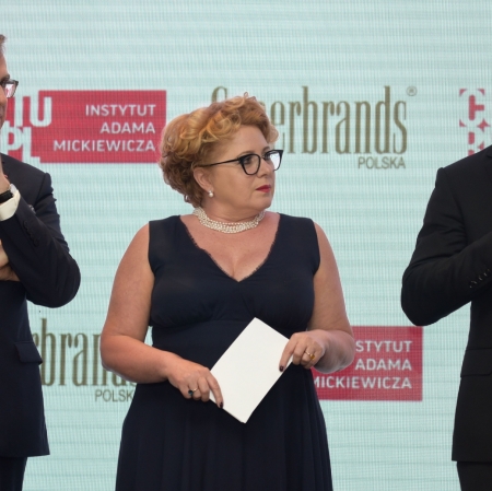 Od lewej: dyrektor IAM Krzysztof Olendzki, prezes Superbrands Polska Nina Kowalewska-Motlik oraz dyrektor Muzeum Sztuki w Łodzi Jarosław Suchan, fot. B. Syta