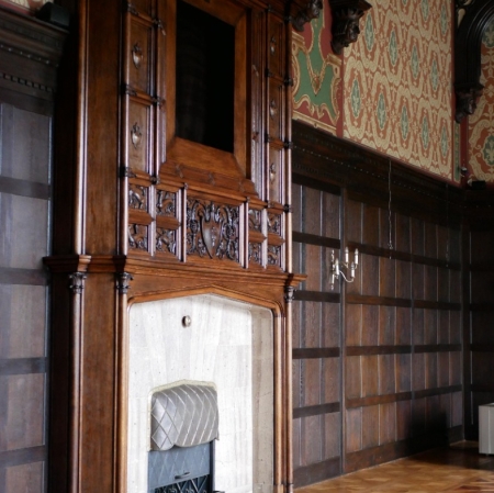 Photo of the fireplace