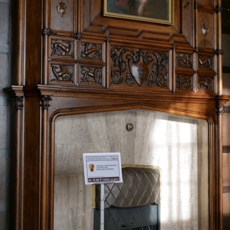 Photo of the fireplace