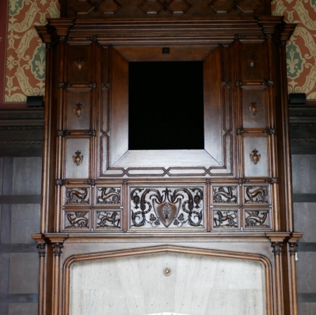 Photo of the fireplace