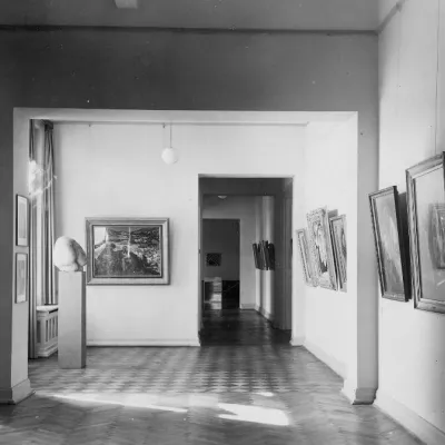 Muzeum Sztuki w Łodzi, ok. 1948-50 - ekspozycja na II piętrze; fot. archiwum Muzeum Sztuki w Łodzi