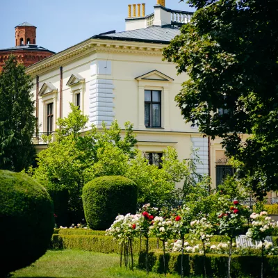 Herbst Palace Museum, garden